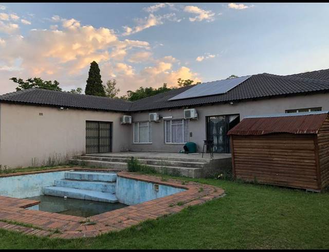 4 BEDROOM HOUSE FOR SALE IN STRUBENSVALLEI